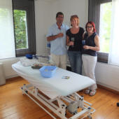 Anstossen auf die schöne Praxis